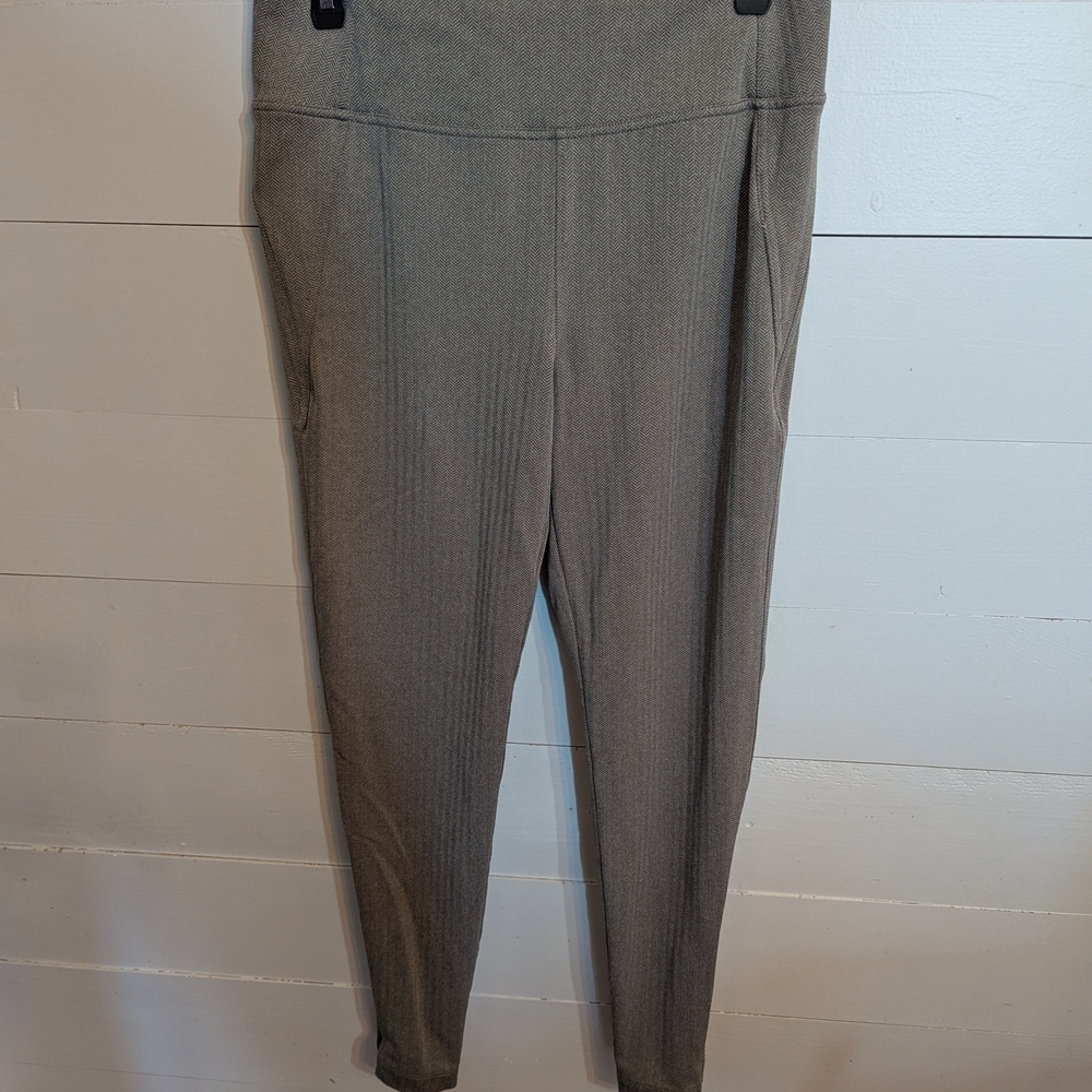 Athleta Gray Leggings Versatile and Comfortable
